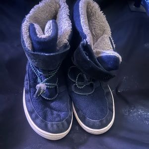 Boys snow boots size 5